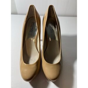 Michael Kors Women's Tan Pumps